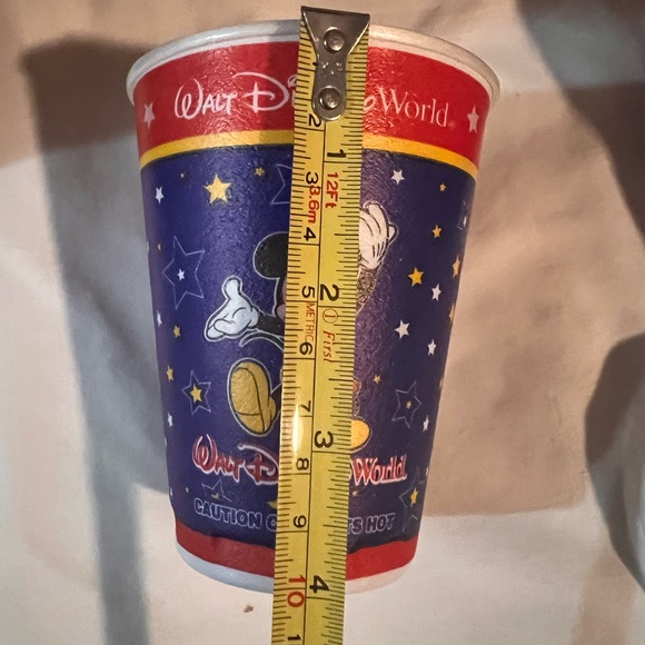 DISNEY STYROFOAM CUPS- 6 CUPS + 2 LIDS- VINTAGE NEW 1990’s DISNEY WORLD-ORLANDO - Picture 5 of 7